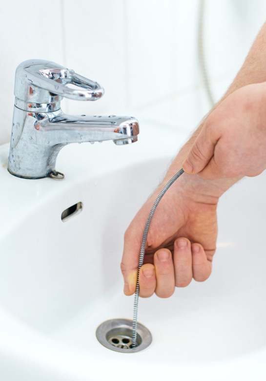 How to unclog toilet and bathtub drain